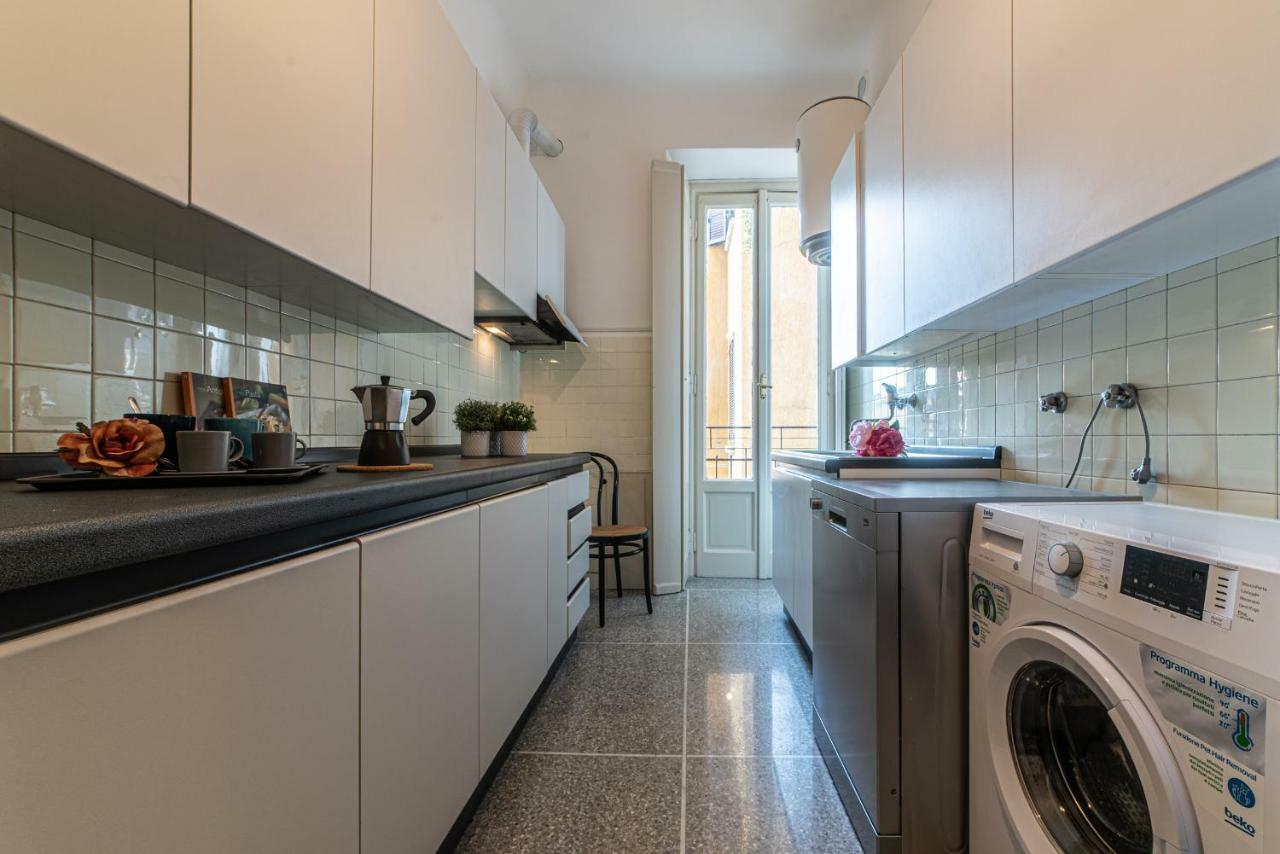 Ferienwohnung Joivy Sophisticated 3-Bed Flat With Desk Mailand Exterior foto