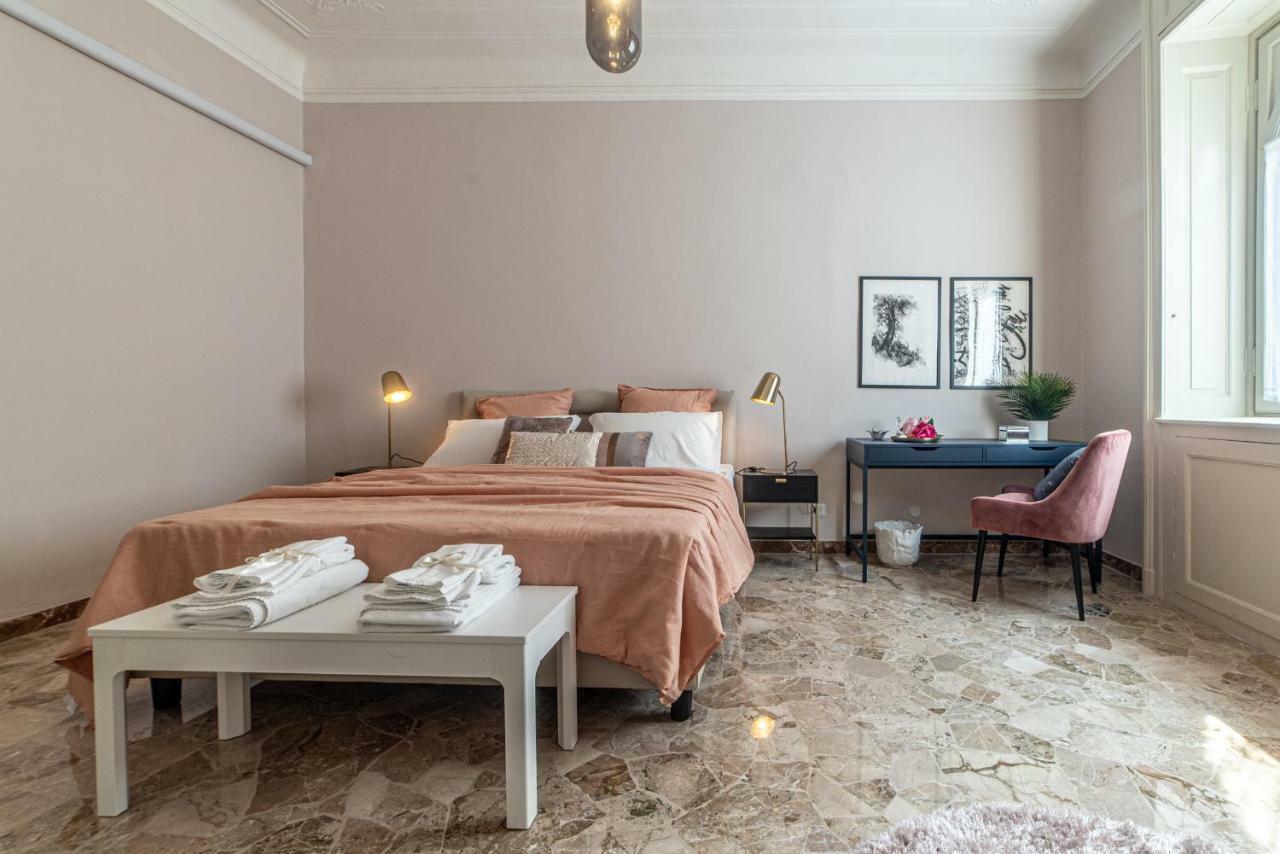 Ferienwohnung Joivy Sophisticated 3-Bed Flat With Desk Mailand Exterior foto