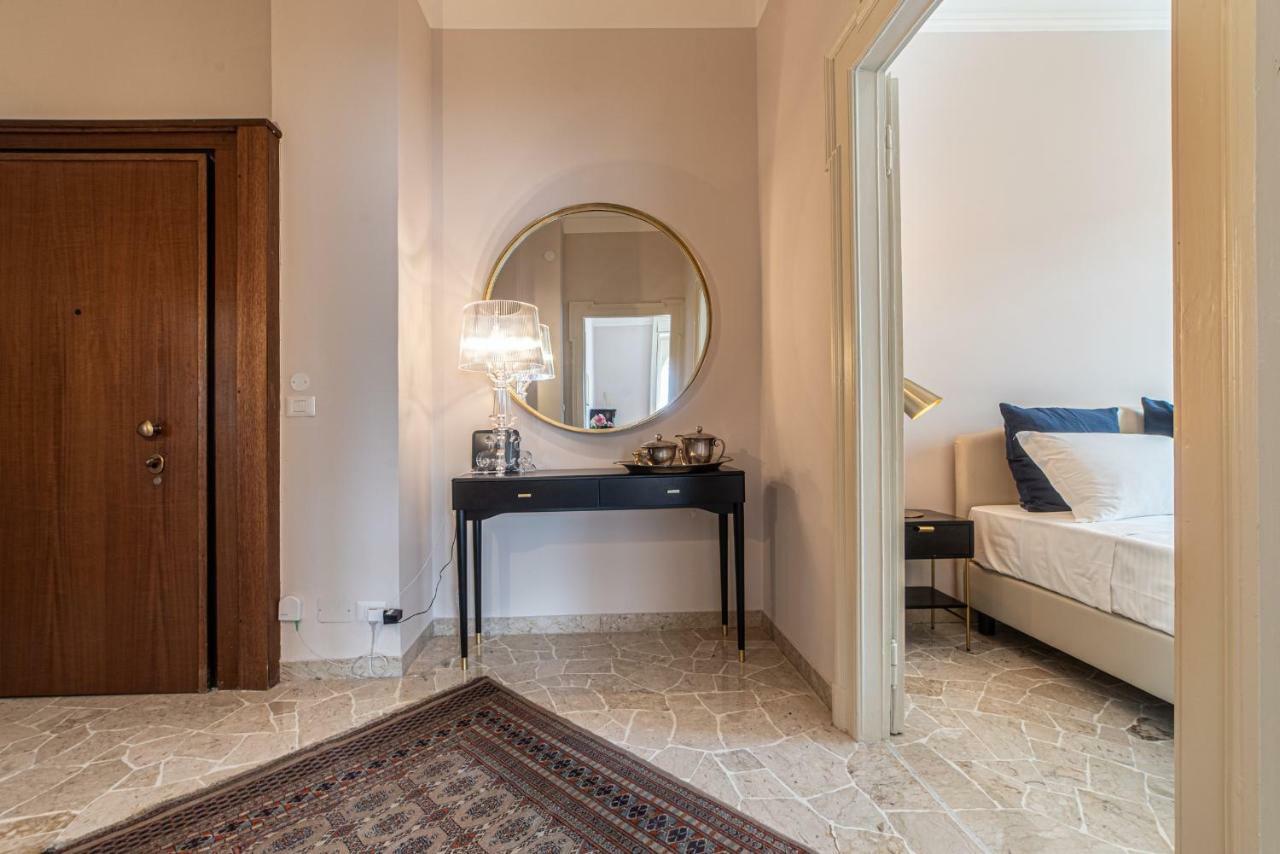 Ferienwohnung Joivy Sophisticated 3-Bed Flat With Desk Mailand Exterior foto
