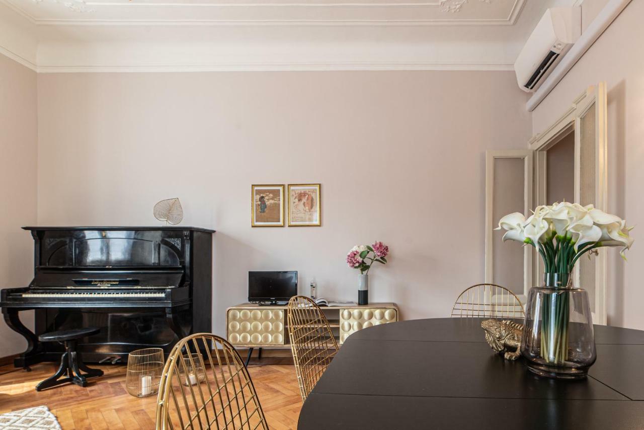 Ferienwohnung Joivy Sophisticated 3-Bed Flat With Desk Mailand Exterior foto